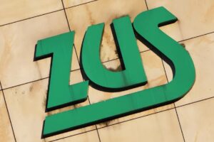 Składki ZUS jednym przelewem już od 2018 roku Ściana budynku ZUS