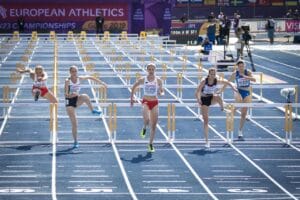 Analiza konkurencji: Twój kompas do unikalnej pozycji na rynku running, hurdles, athletics, competition, athlete, running, running, running, running, running, hurdles, athletics, athletics, athlete, athlete