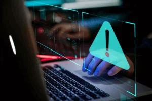 Serwer dedykowany czy Platforma Cloud? Co wybrać? Alert systemowy