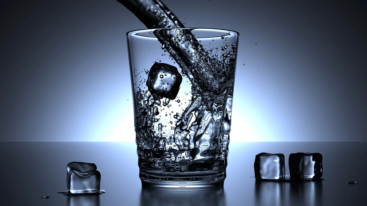 glass, water, ice cubes, drink, nature, cold, blue, glass of water, cold water, cold drink, refreshment, pour, pouring, pouring water