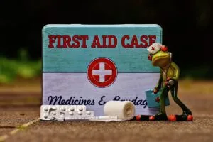 first aid, frog, medic, nurse, fun, can, tin can, sheet, coloured, metal cans, metal, emergency, medicine cabinet, cute, funny, figure, first aid, first aid, first aid, first aid, first aid, nurse
